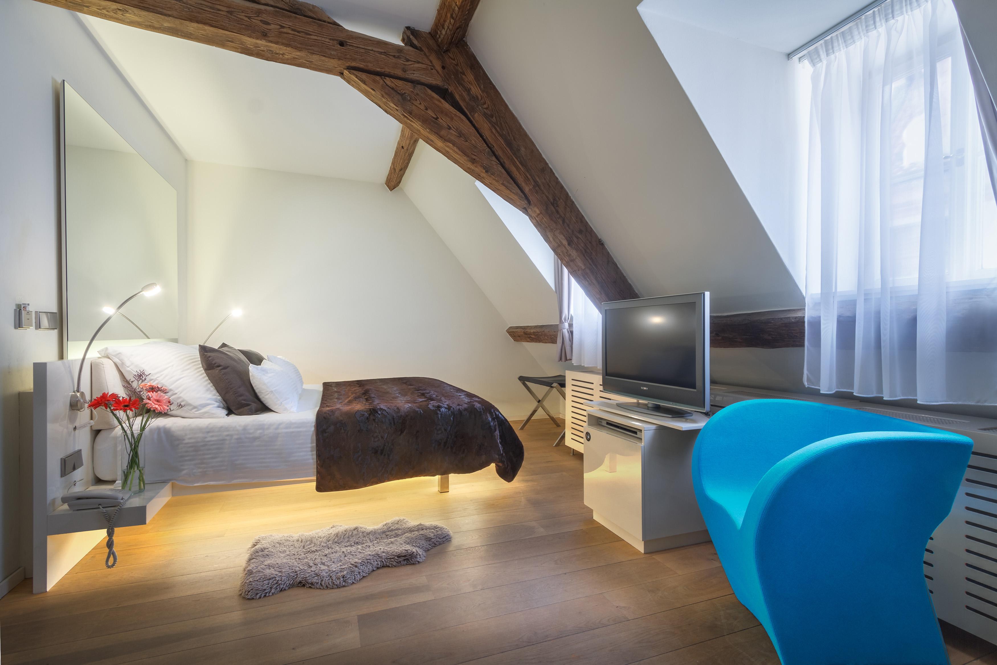 Three Storks Hotel Prague Exterior photo A room at the Hotel Stadt Rom