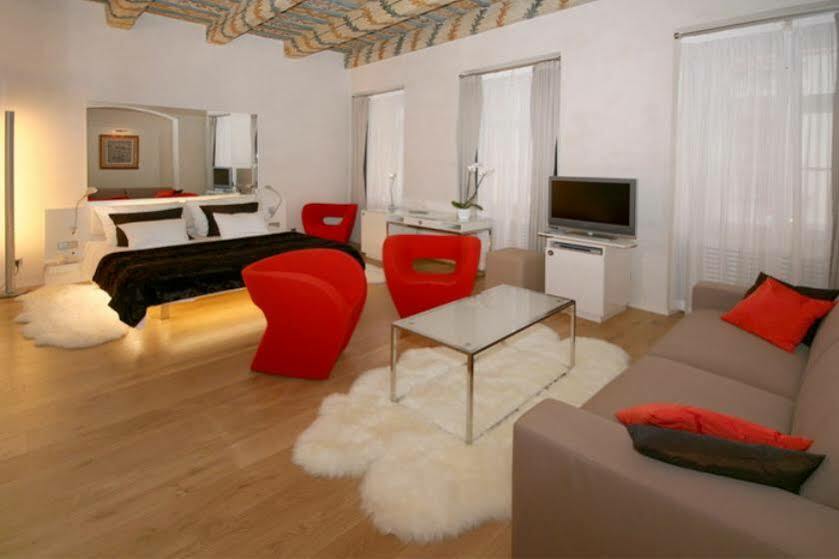 Three Storks Hotel Prague Exterior photo A typical studio apartment